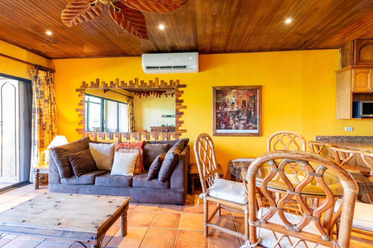 Warm Interiors And Orange Hues On Ground Floor In Front Of Beach プラヤ・フラミンゴ エクステリア 写真