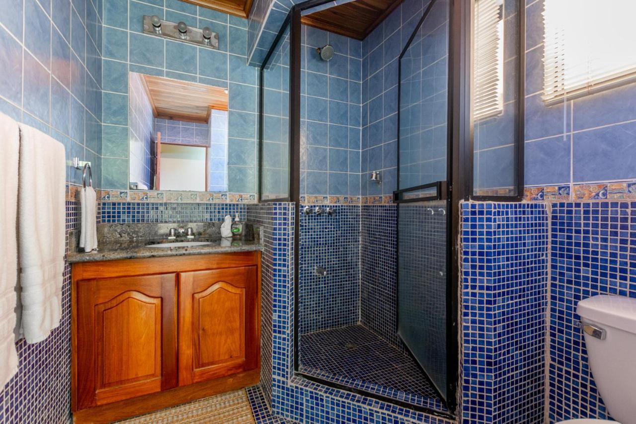 Warm Interiors And Orange Hues On Ground Floor In Front Of Beach プラヤ・フラミンゴ 部屋 写真